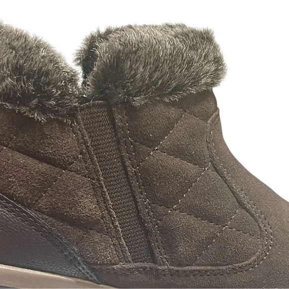 💥SALE💥SKECHERS BROWN RELAXED FIT GIRL CRUSH BROWN ANKLE BOOTIES NWOTS SZ 9 EUC - Picture 6 of 13